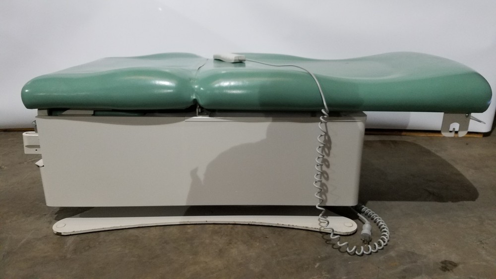 UMF 4070 Power Table With Hand Control