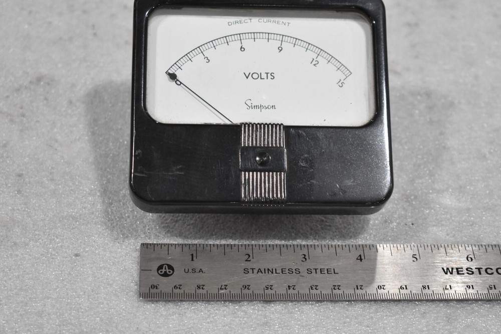 SIMPSON 17528 VOLT PANEL METER, 0-15 DIRECT CURRENT