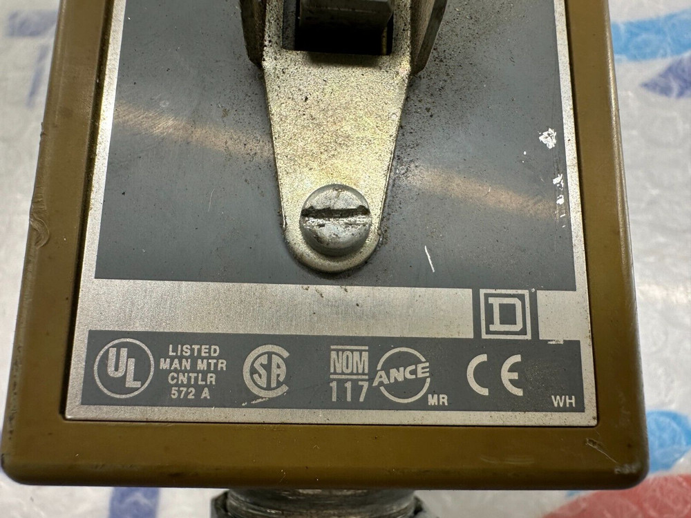 SQUARE D IEC947-4-1 MANUAL MOTOR SWITCH