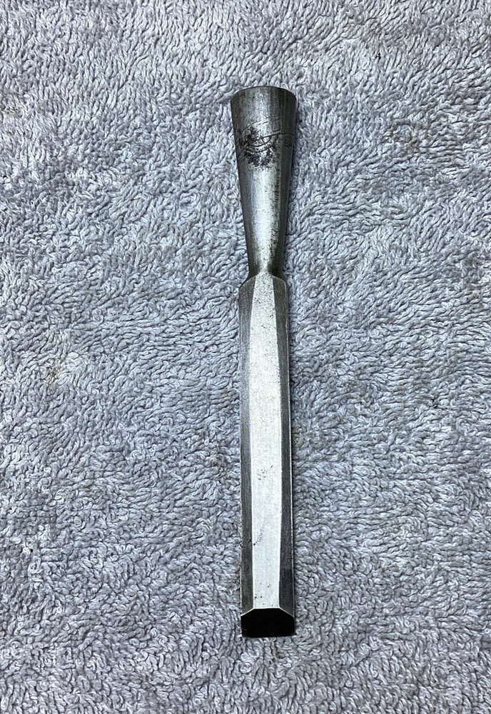 VTG. FULTON 1/2” BEVELED EDGE SOCKET CHISEL