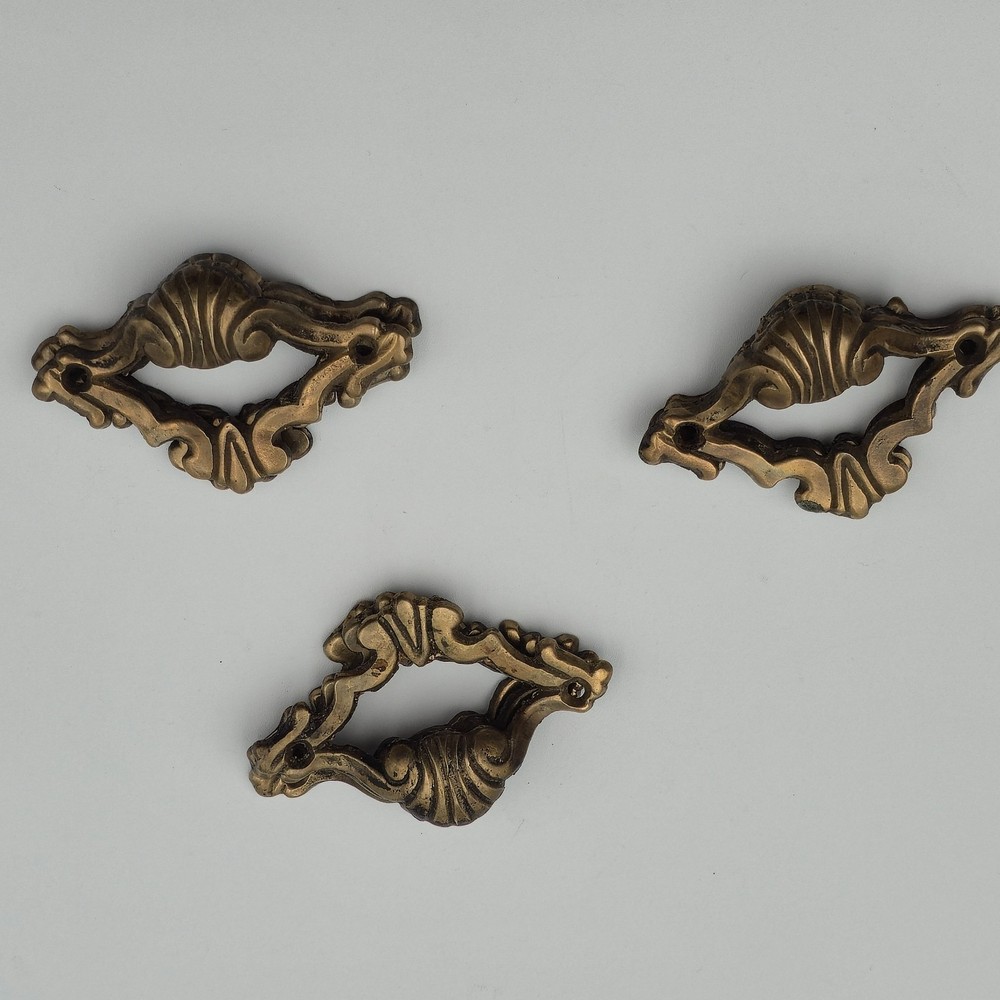 Set of 3 Antique Brass Drawer Pulls Shell & Scroll Design 3" Ornate Hardware