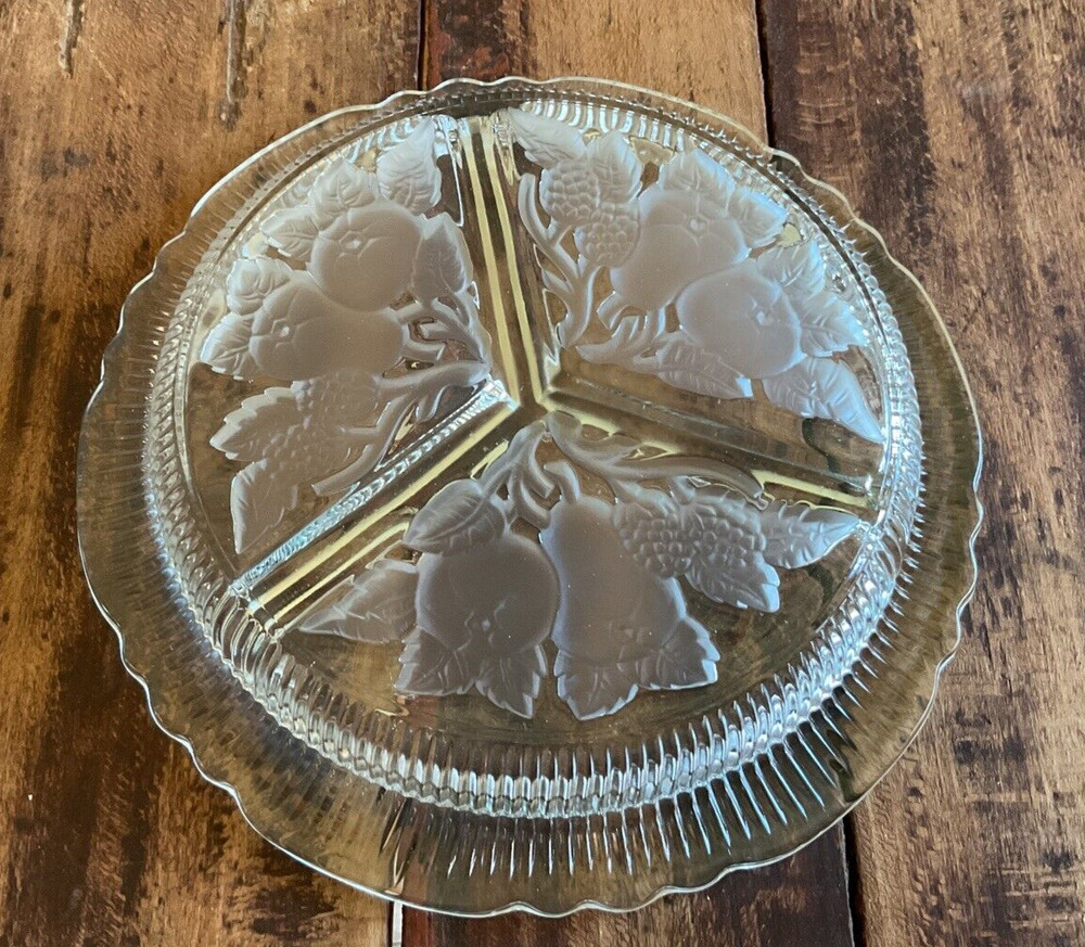 SMALL THREE SECTION ROUND DISH WITH OPAQUE FRUIT PATTERN