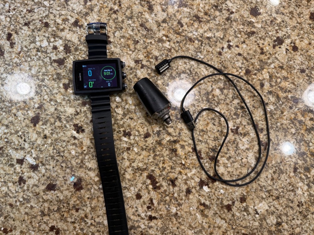 Suunto Eon Core Air Integrated Dive Computer + Tank Pod + cable