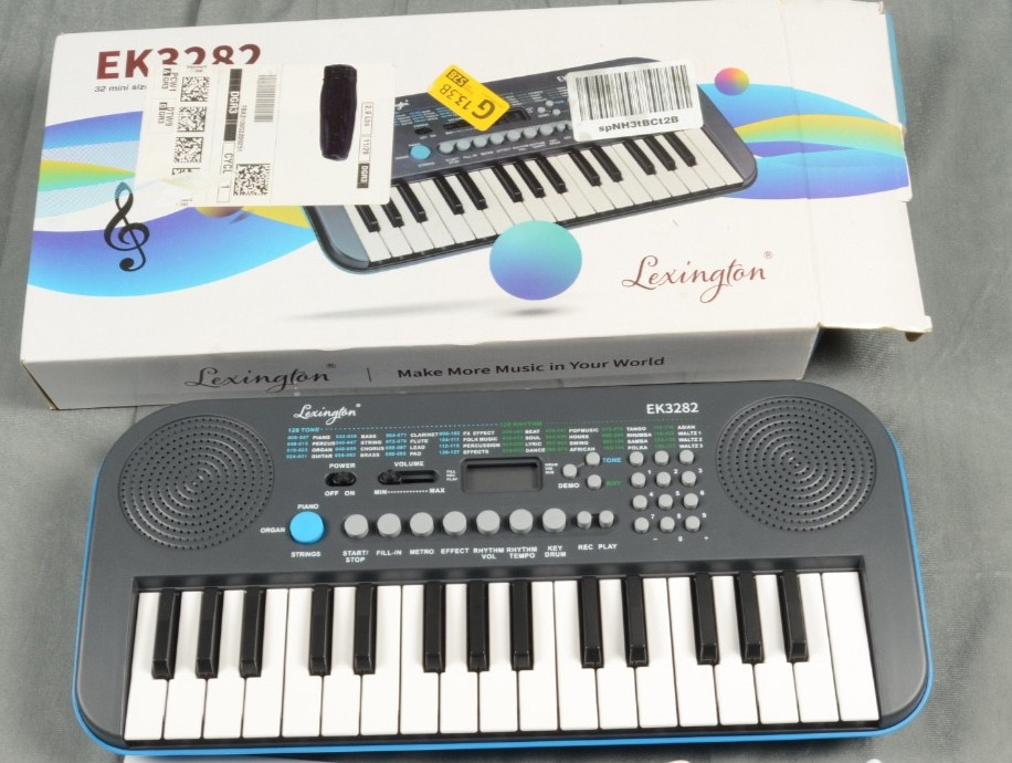 Lexington EK3282 32-Key Mini Electric Portable Keyboard NEW Open Box