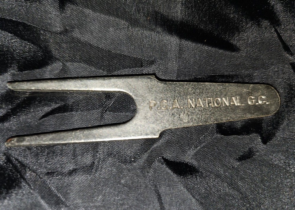 PGA GOLF DIVOT TOOL