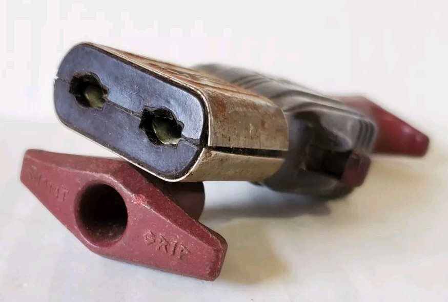 Vintage Snapit Appliance Bakelite Plug