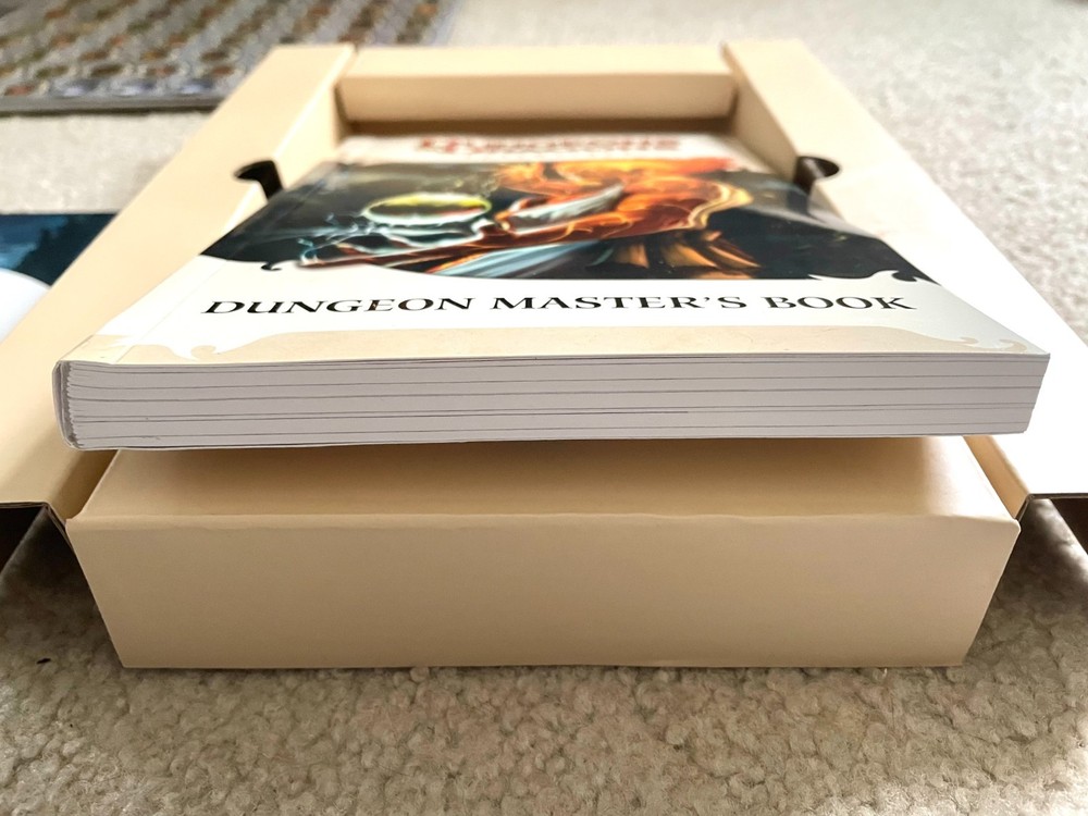 Dungeons & Dragons Essentials Dungeon Master's Kit 2010 Only Missing 1 Token