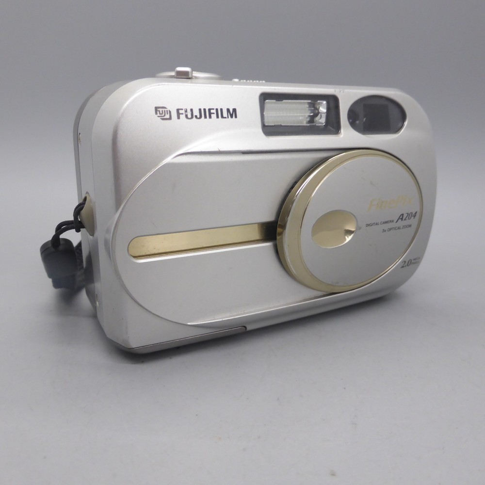 Fujifilm Digital Camera FinePix A204 2.0MP Silver Tested