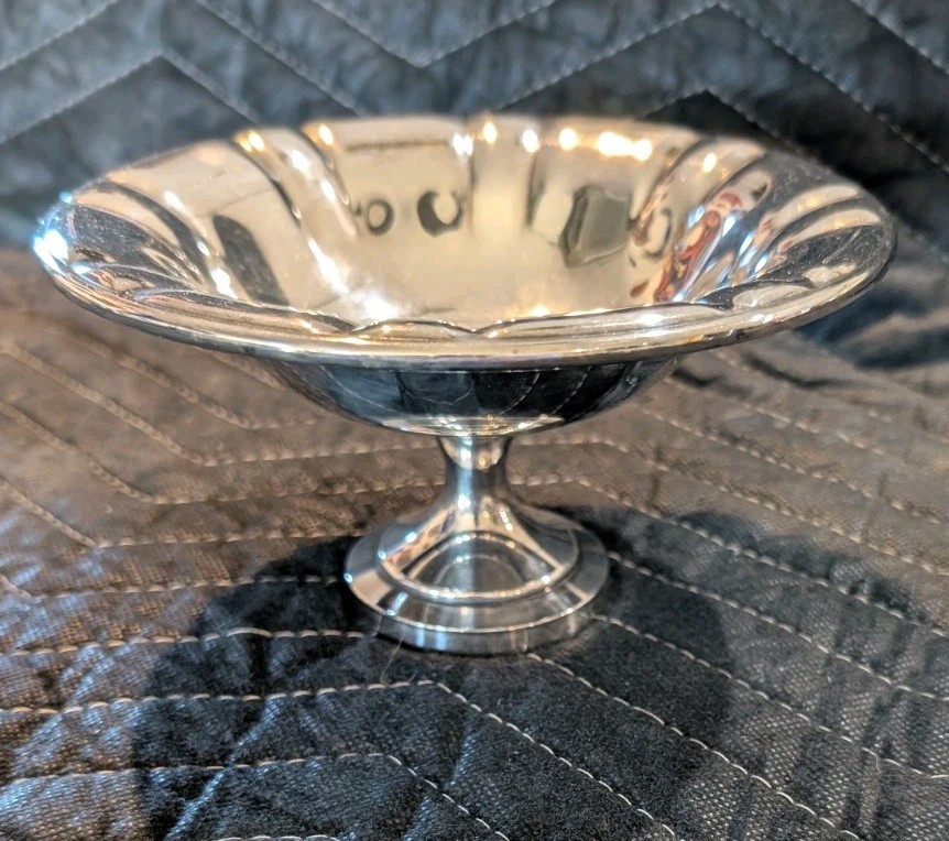 Vintage Oneida Silverplated Candy/Nut Dish