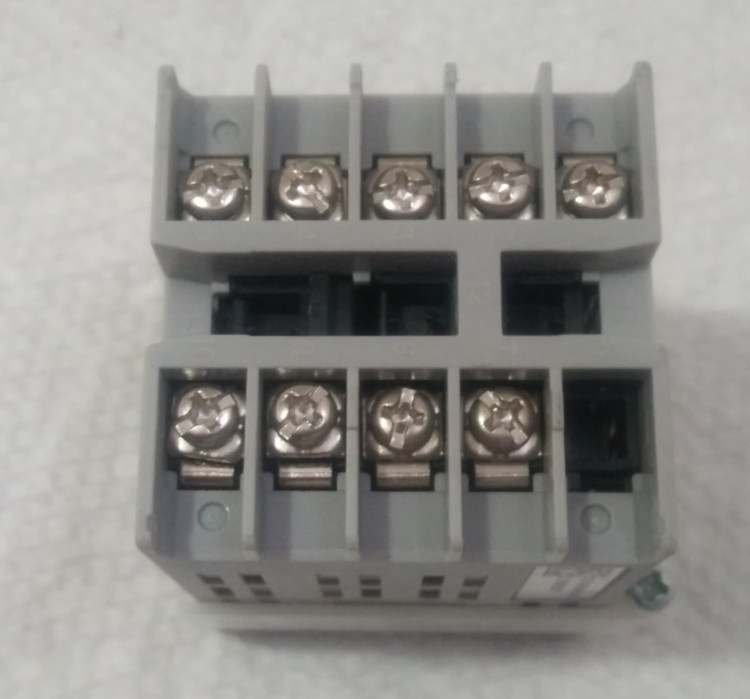 Omron E5CWL-Q1TC Temperature controller