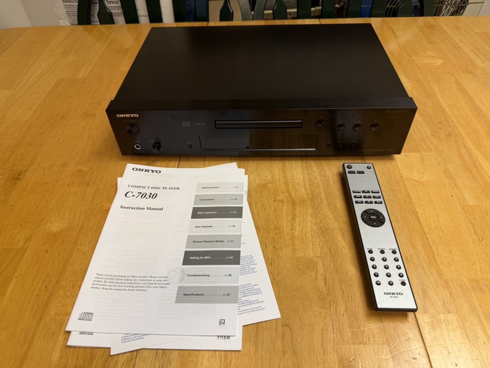 Onkyo C-7030 CD-MP3 Player Bundle w/ Remote Excellent Condition