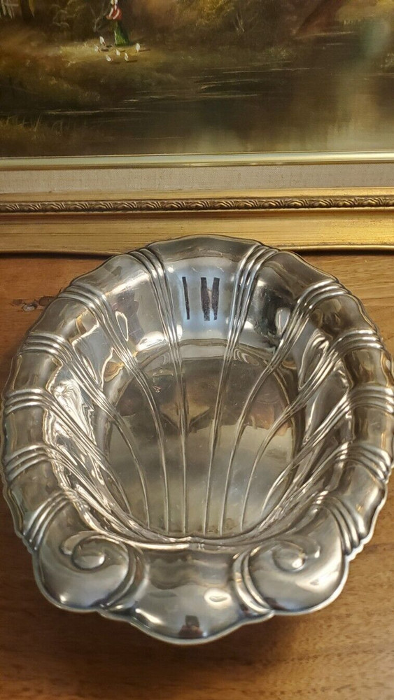 Vintage Silverplate Oval Vegetable Bowl International Neptune Pattern Shell Form