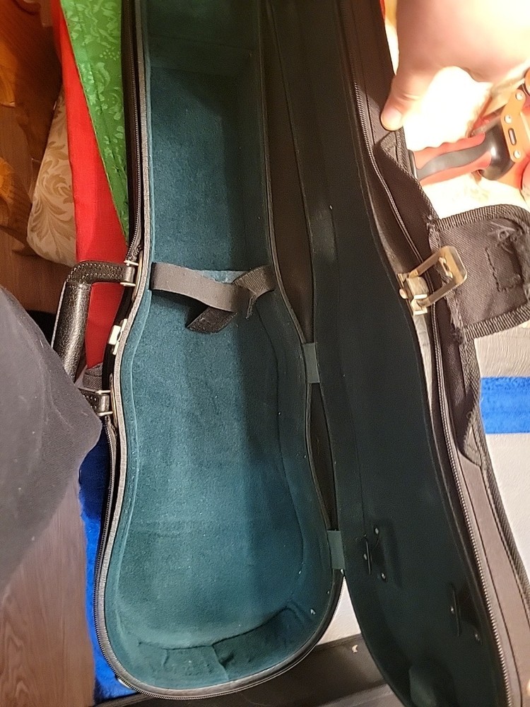 3/4 Unbranded Violin Case Missing Zipper Pull On Outside Pocket