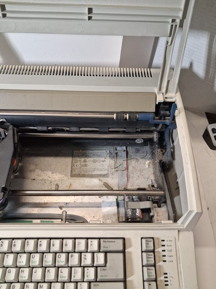IBM Personal Wheelwriter 2 Electronic Typewriter - Works Great!