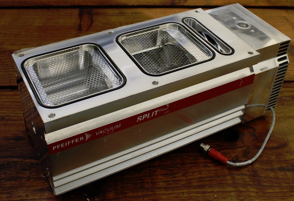 Pfeiffer SplitFlow 310 3P PM 163 254-U Vacuum Pump