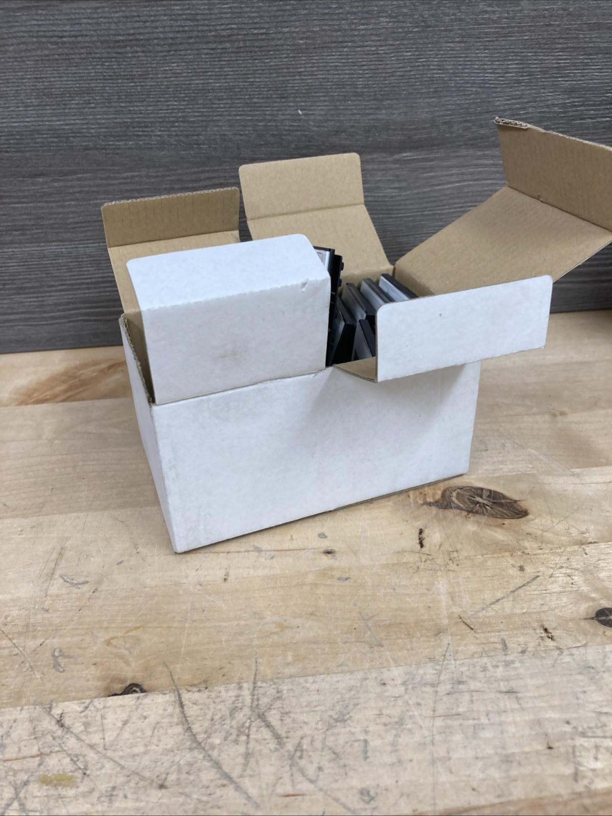 20 Pack SES imagotag e-Ink Price Tags HRD3-0210-A Brand New