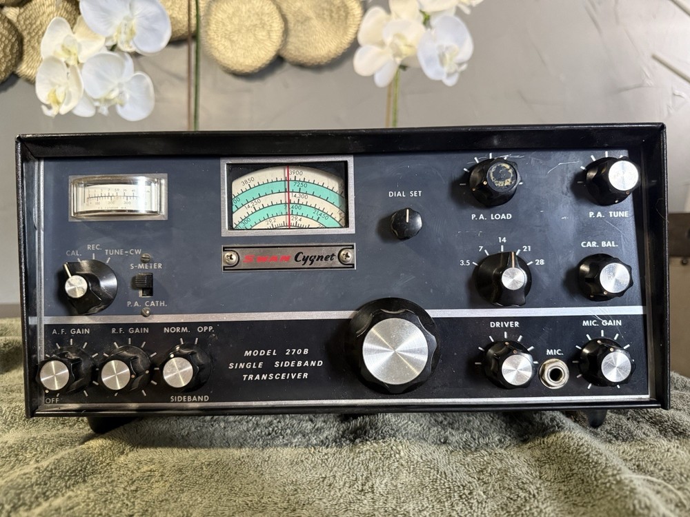 Swan Cygnet Model 270B Transceiver Untested