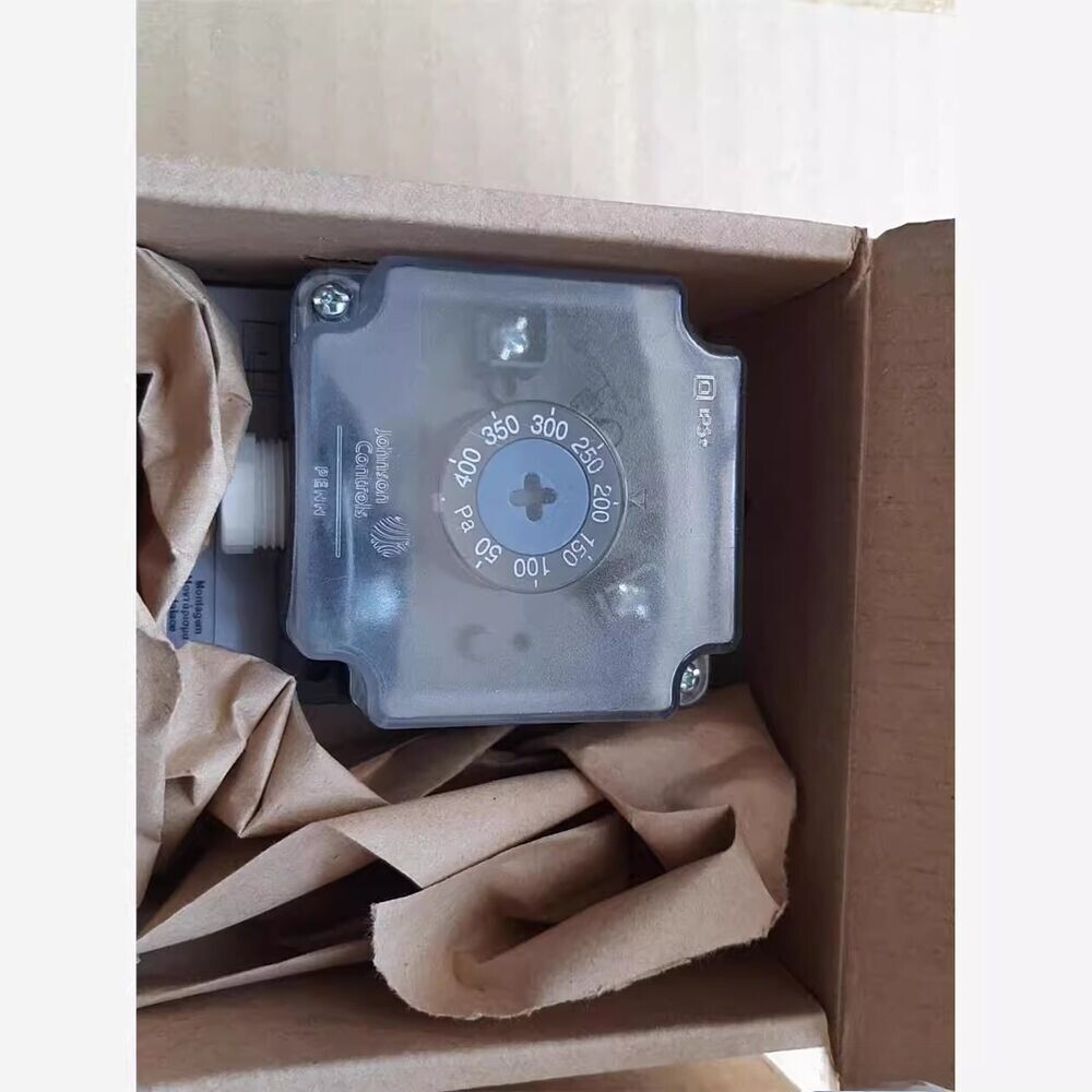 1pcs Johnson P233A-4-AKC Gas Pressure Difference Switch