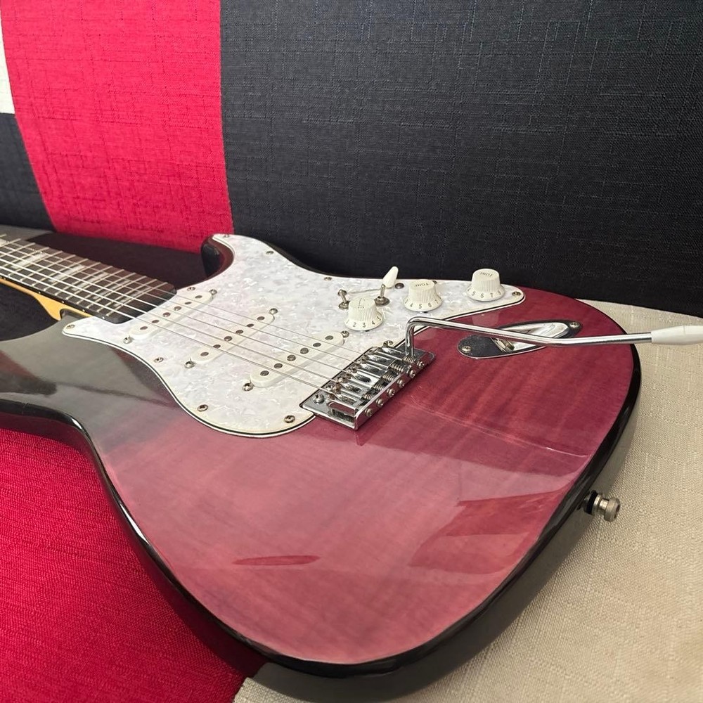 Sylpheed ST type violet tone electric guitar used