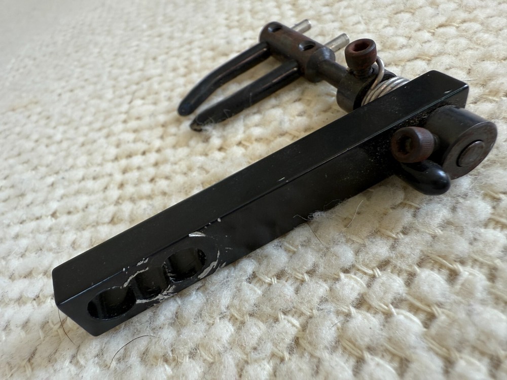 Dual Prong Archery Flipper Rest