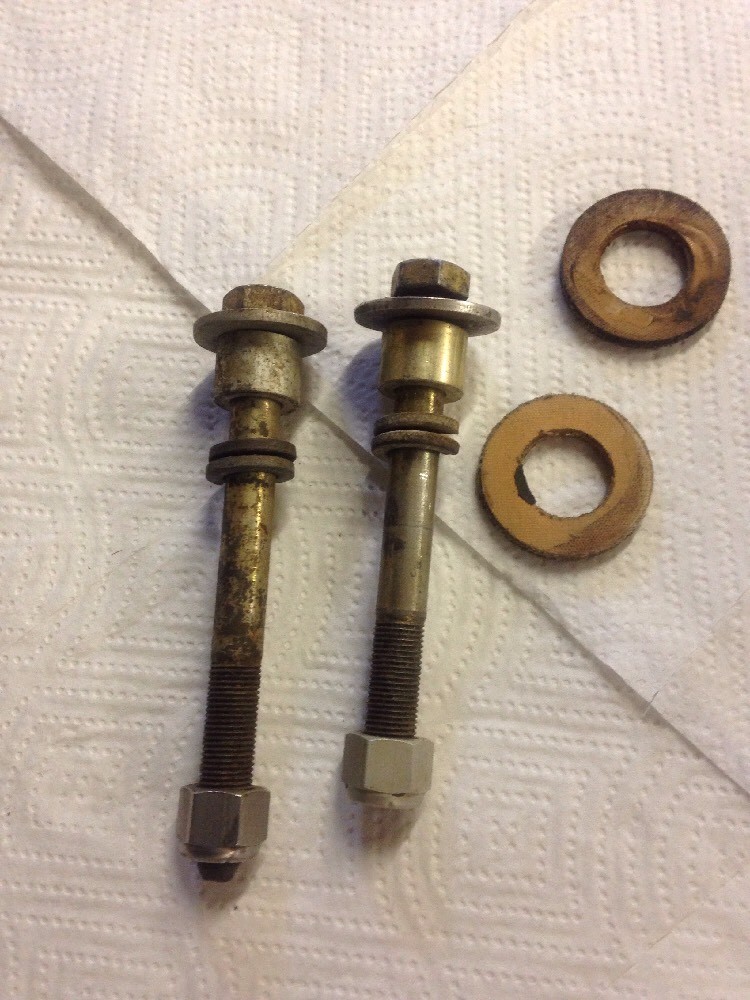 Mercruiser 3.0 rear  Engine  mounting bolts
