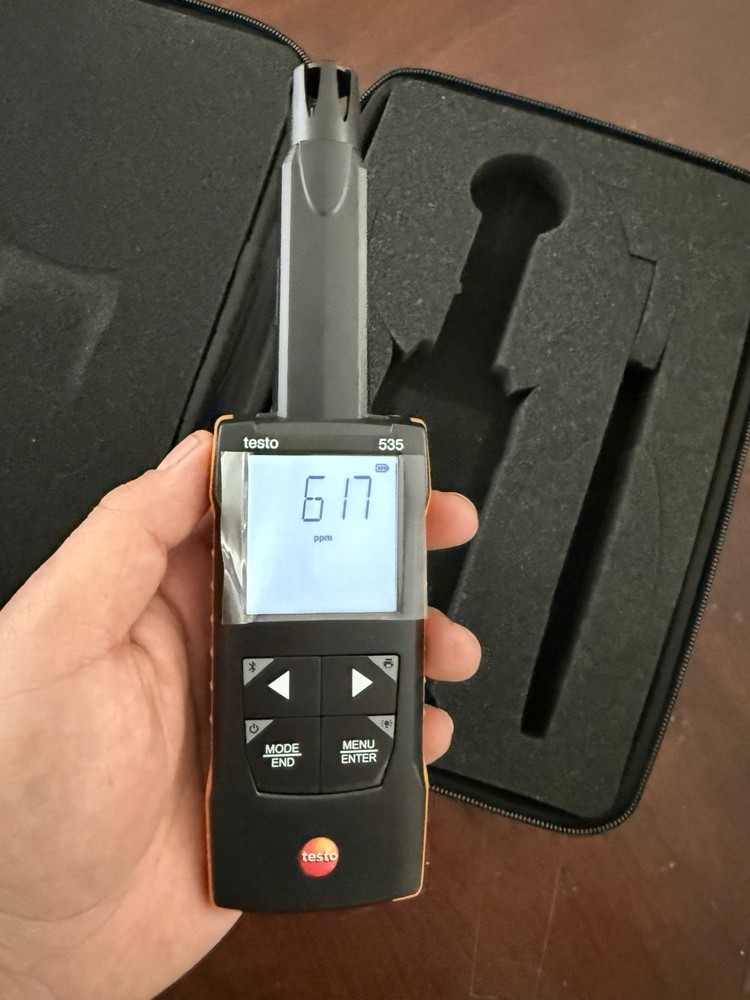 Testo 535 Hot Wire Anemometer Backlight Temp Measurement with Case