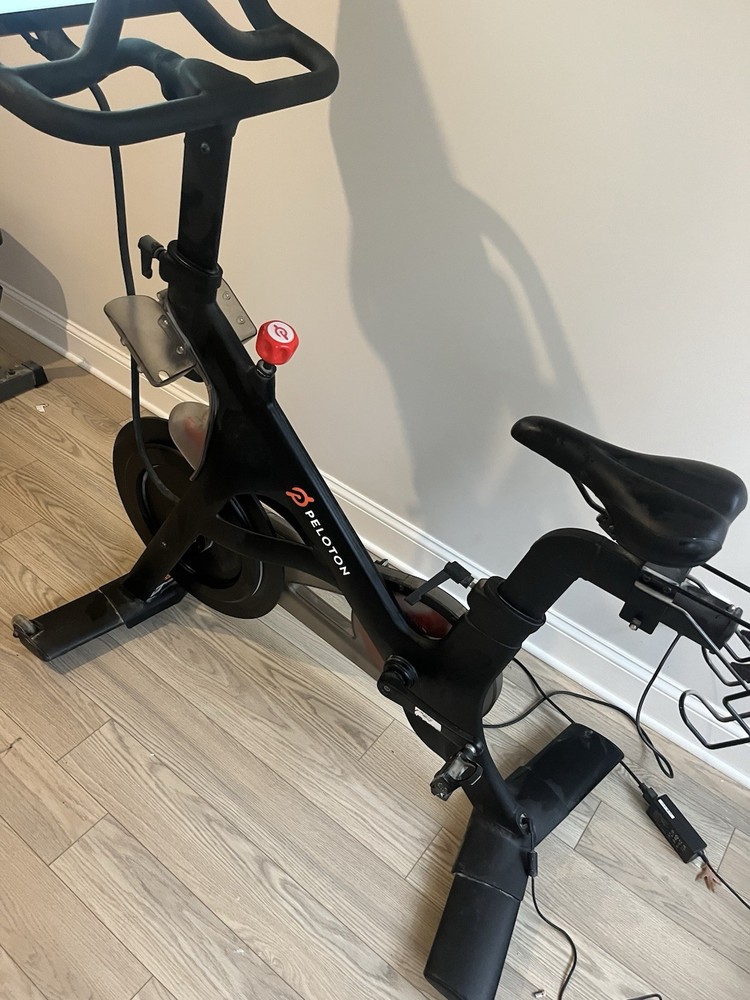 Peloton Bike & Adjustable Bench