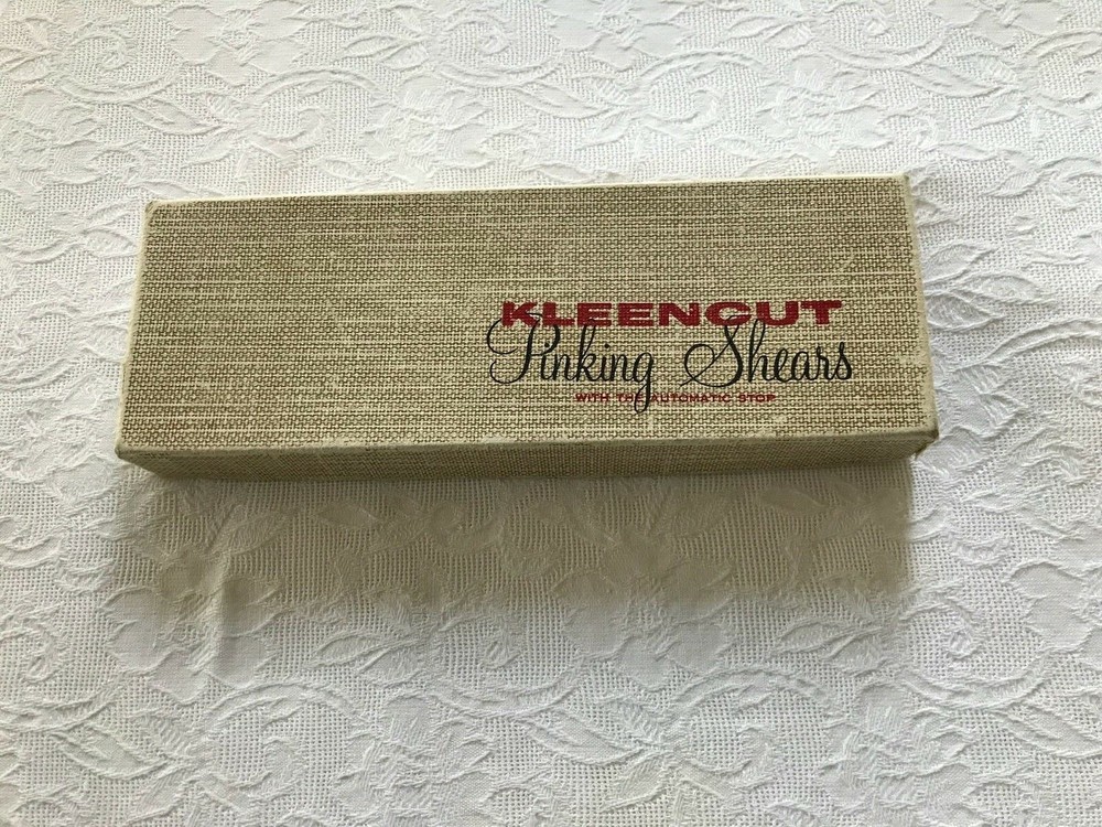 VINTAGE PINKING SHEARS WITH AUTOMATIC STOP, by KLEENCUT, ORIGINAL BOX