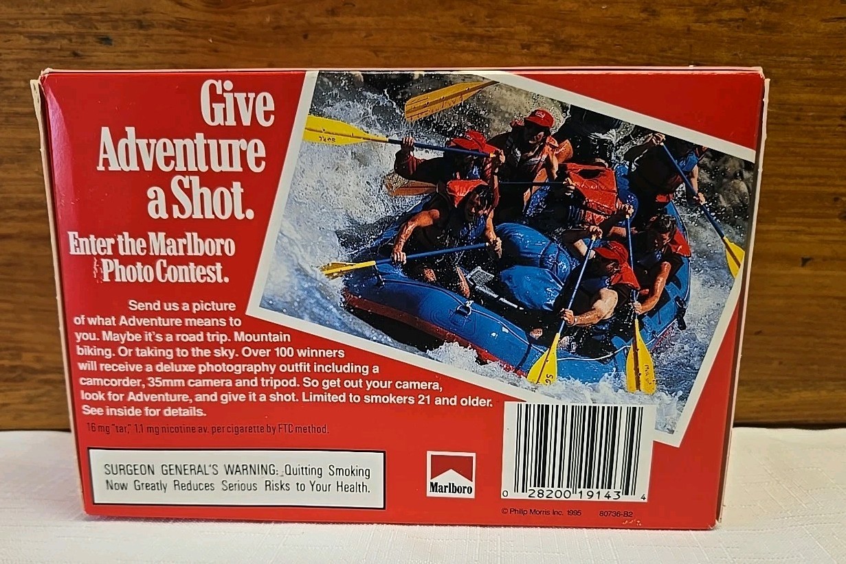 Vintage Marlboro Disposable Camera - With Box no cigarettes 35 mm 27 Exposures