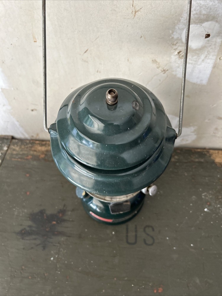 COLEMAN ADJUSTABLE TWO MANTLE LANTERN WITH Date 5-86
