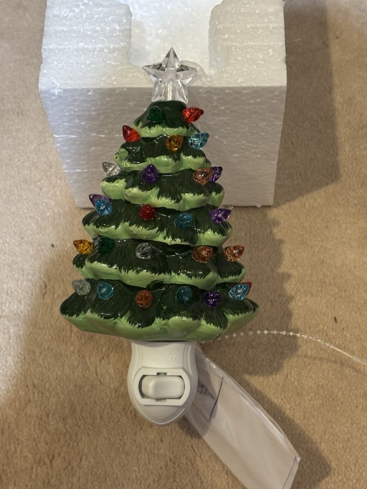 NEW, Ceramic Christmas Tree Night Light Wall Plug Cracker Barrel Exclusive
