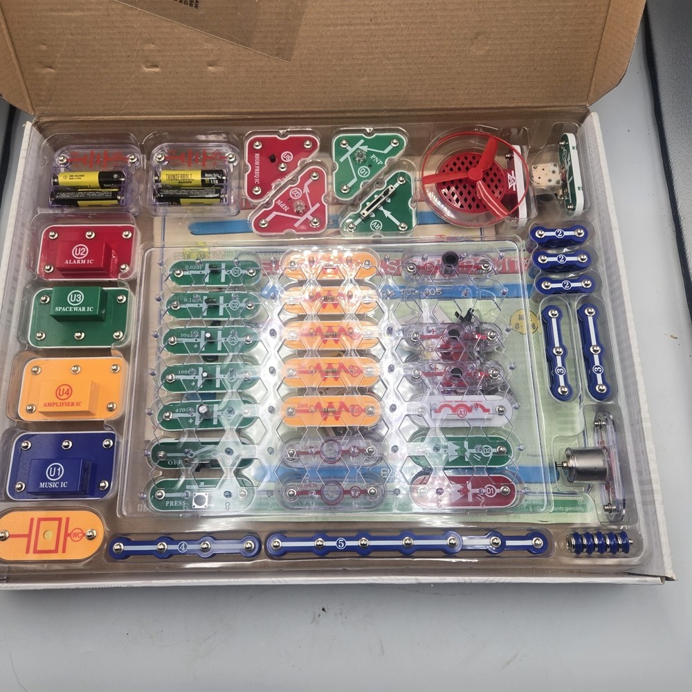 Elenco Electronic Snap Circuits: 300 Experiments; SC-300 -COMPLETE