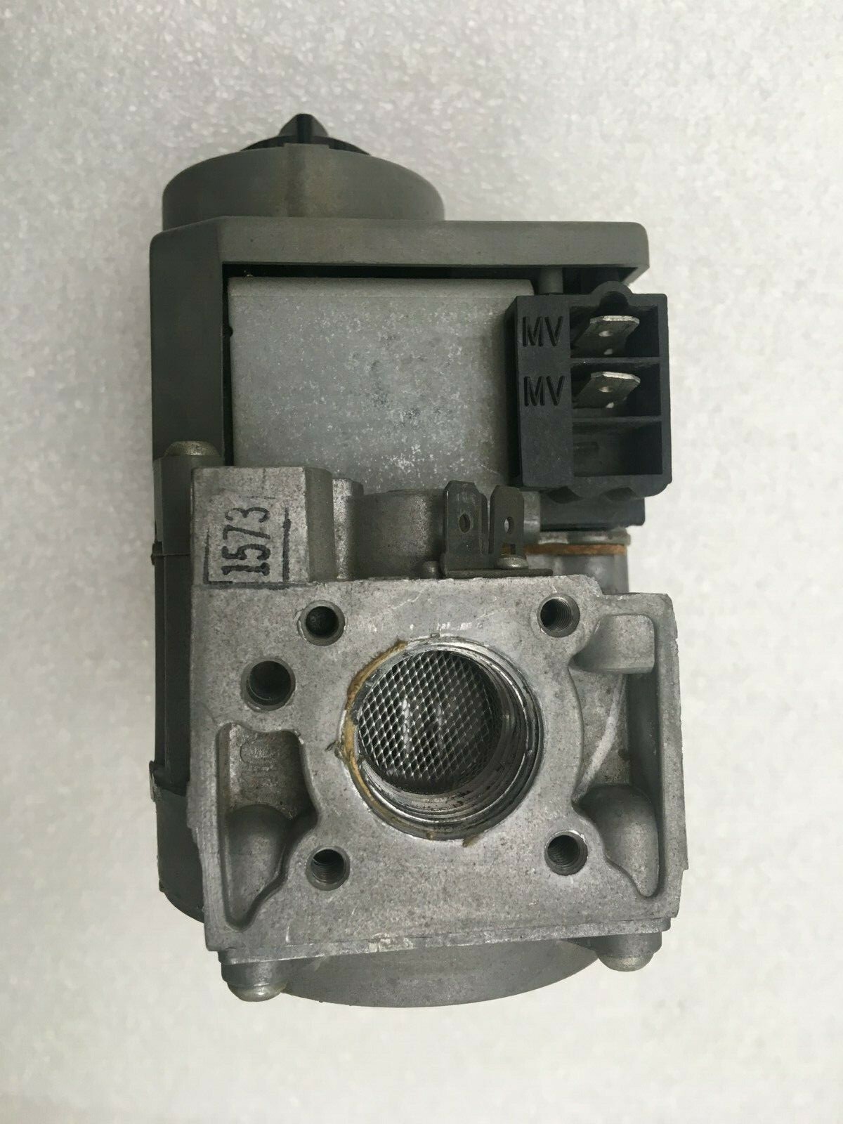 Honeywell VR8205H8016 HVAC Furnace Gas Valve Rheem Ruud 60-22866-01 used #G26