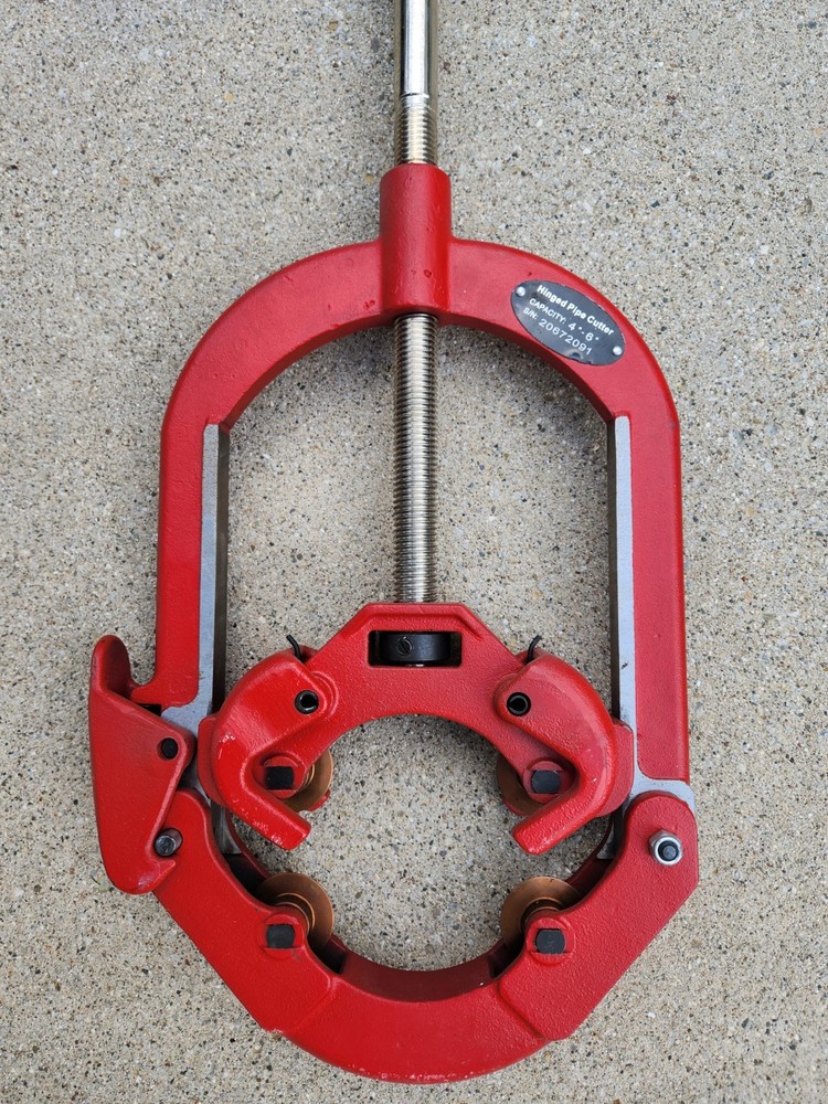 Hinged Pipe Cutter CAPACITY 4"-6" S/N: 20672091 NICE-LOOKING!!