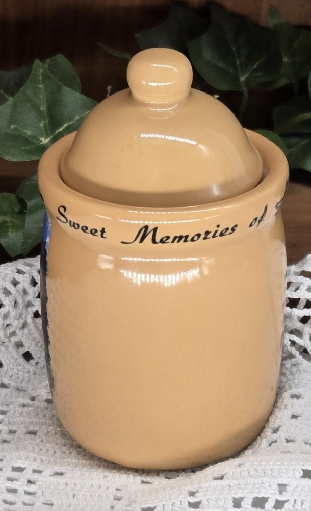 ceramic container w/ fall barn (26069) hand painted