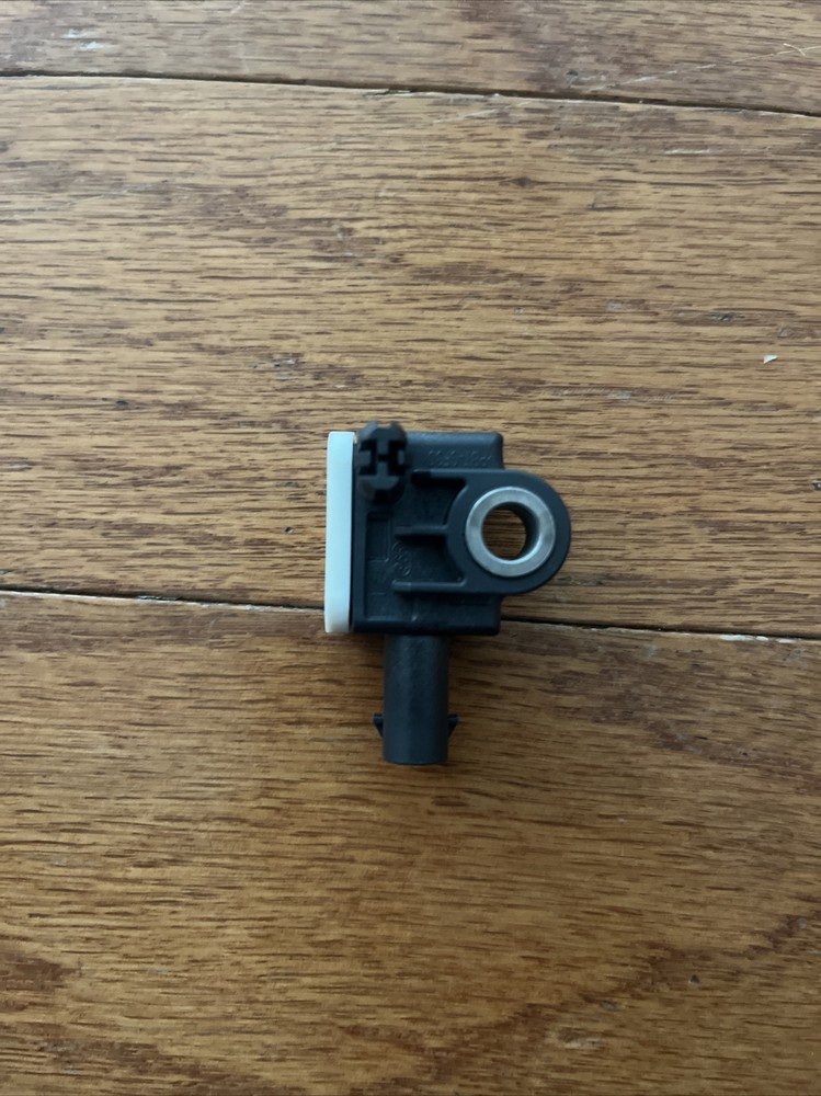 2020 2013 BMW 230i side impact sensor￼