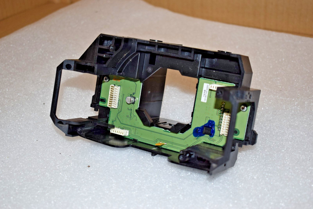 Freelander 2 steering column Rotary coupler housing bracket LR025887
