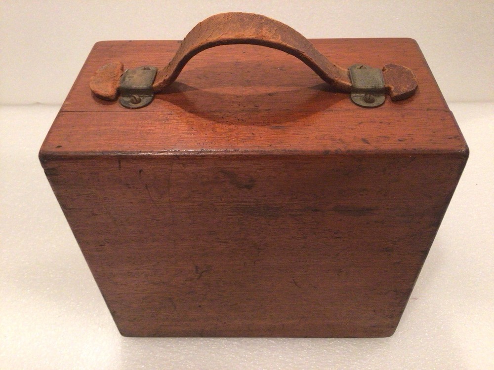 Weston Electrical PortableAC DCVoltMeter Model #6122. Date June 7, 1907