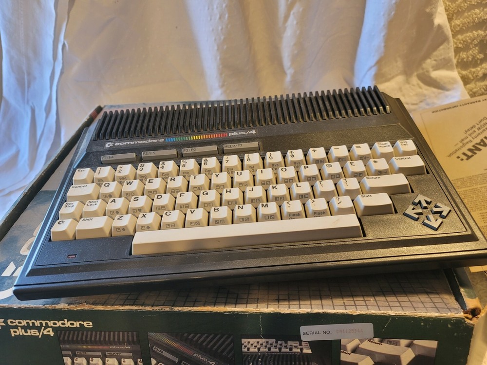 Commodore plus/4 with Original Box Tested Powers On!