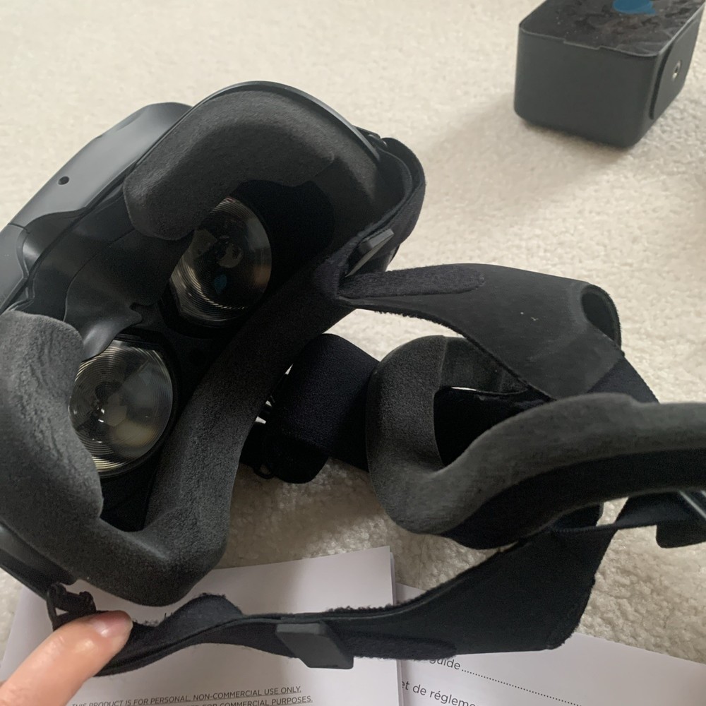 HTC Vive VR Headset Complete Set Full Kit System Steam VR PC Virtual Reality
