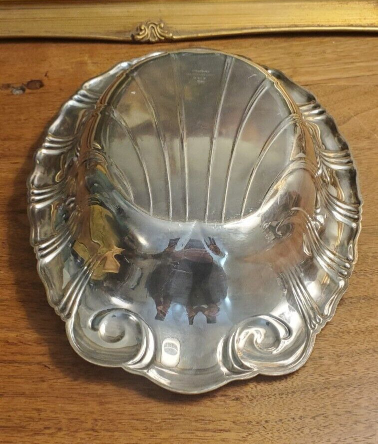 Vintage Silverplate Oval Vegetable Bowl International Neptune Pattern Shell Form
