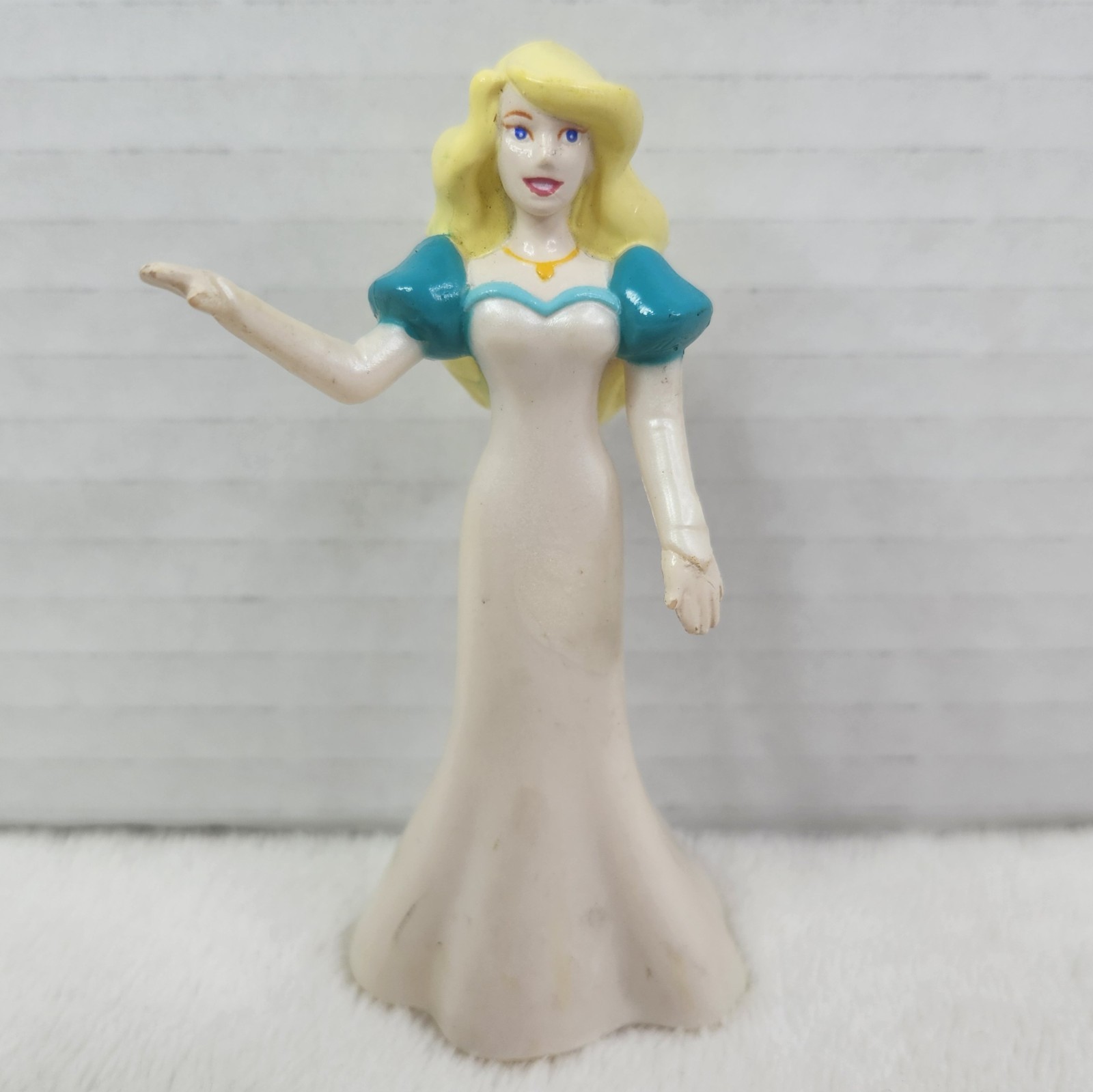 The Swan Princess Figures PVC Toy Figures Tyco 1994 Princess Odette Prince Derek