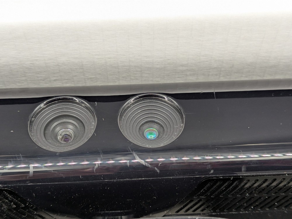 Microsoft XBOX 360 Sensor With Game In Box Sealed Cords