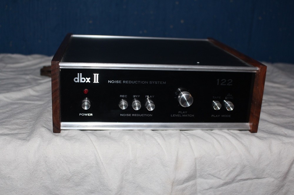 DBX II 122 noise reduction unit