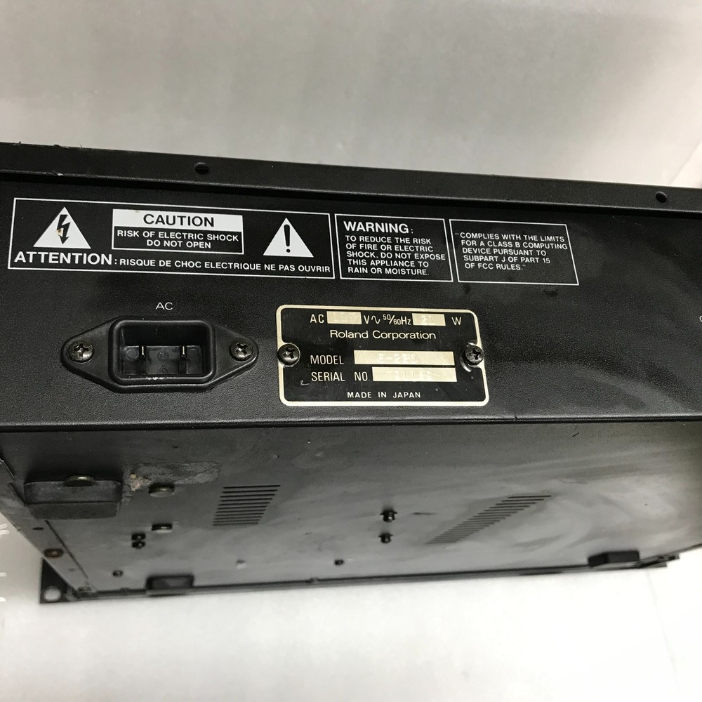 Roland 220s Digital Sampler