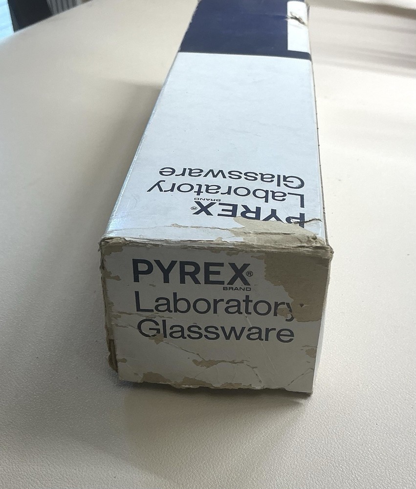 Pyrex Graduated Cylinder Hex Base 100ML White Scale Beaded Top & Pourer No. 8024