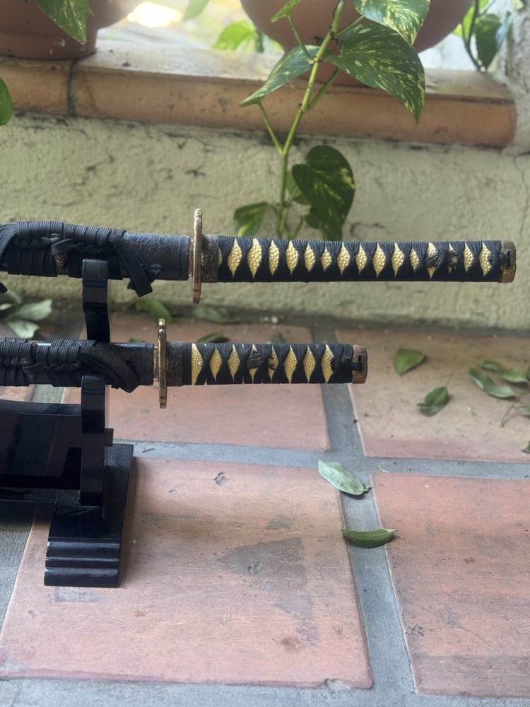 Vintage Katana Decorative Sword Set *Read