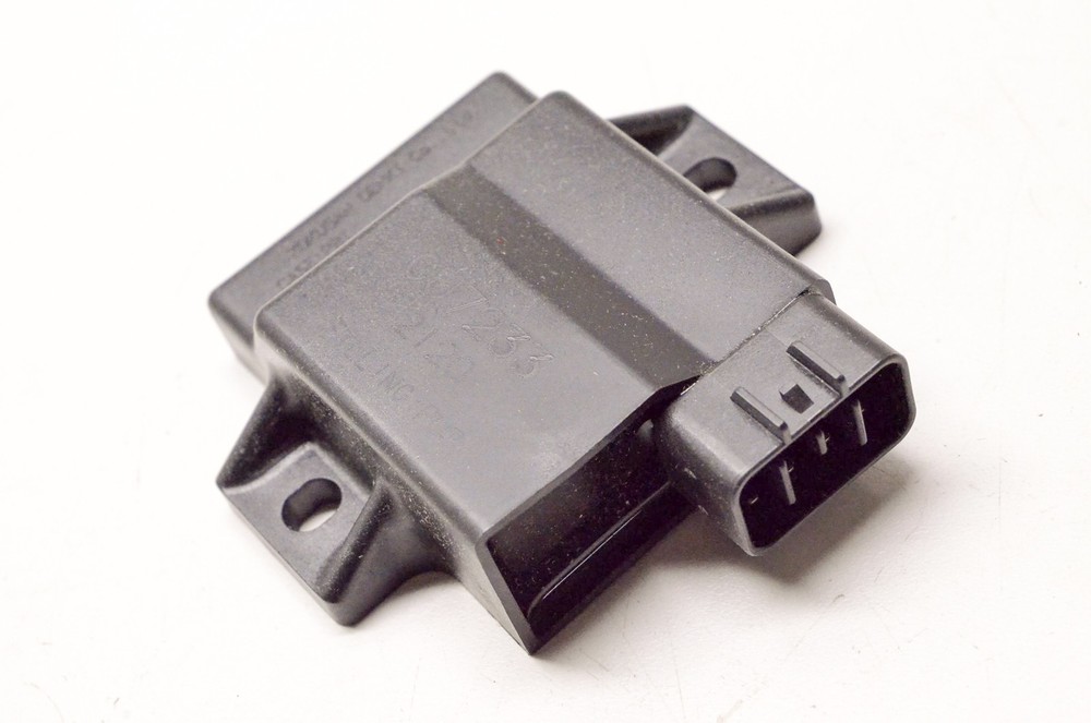 OEM Suzuki 3006-532 CDI Box NOS