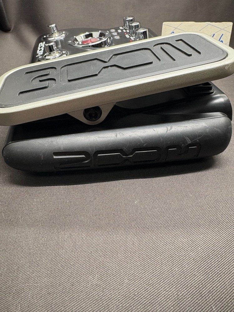 Zoom G2.1u Multi-Effects Pedal with Expression Pedal & USB Audio Interface