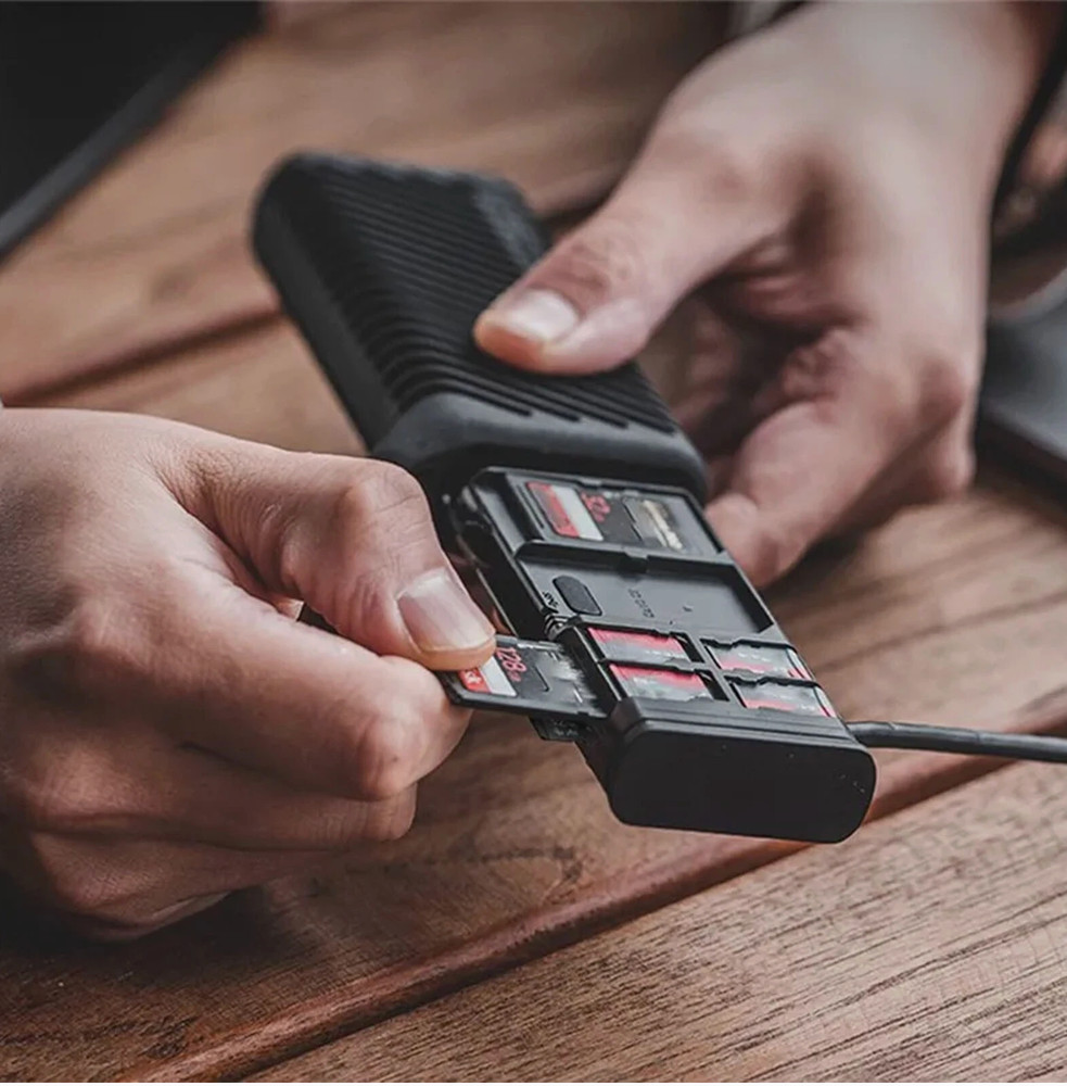 PGYTECH CreateMate High-Speed Card Reader Case for SD /Micro SD (Moss Green)